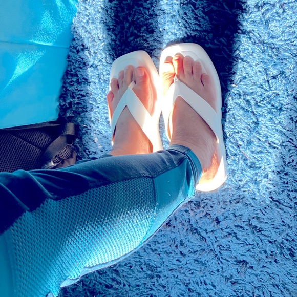 Flat-thick slipper (brand new) - Picture 8 of 8